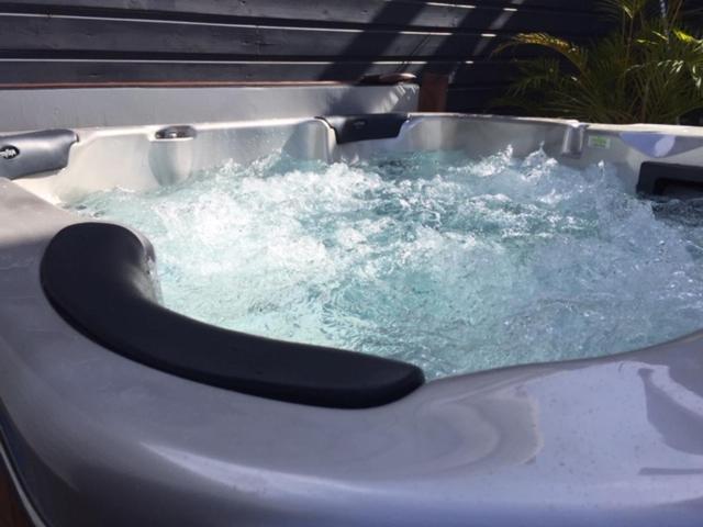 Ylang Residence Avec Piscine Chauffee & Jacuzzi Le Patelin 외부 사진